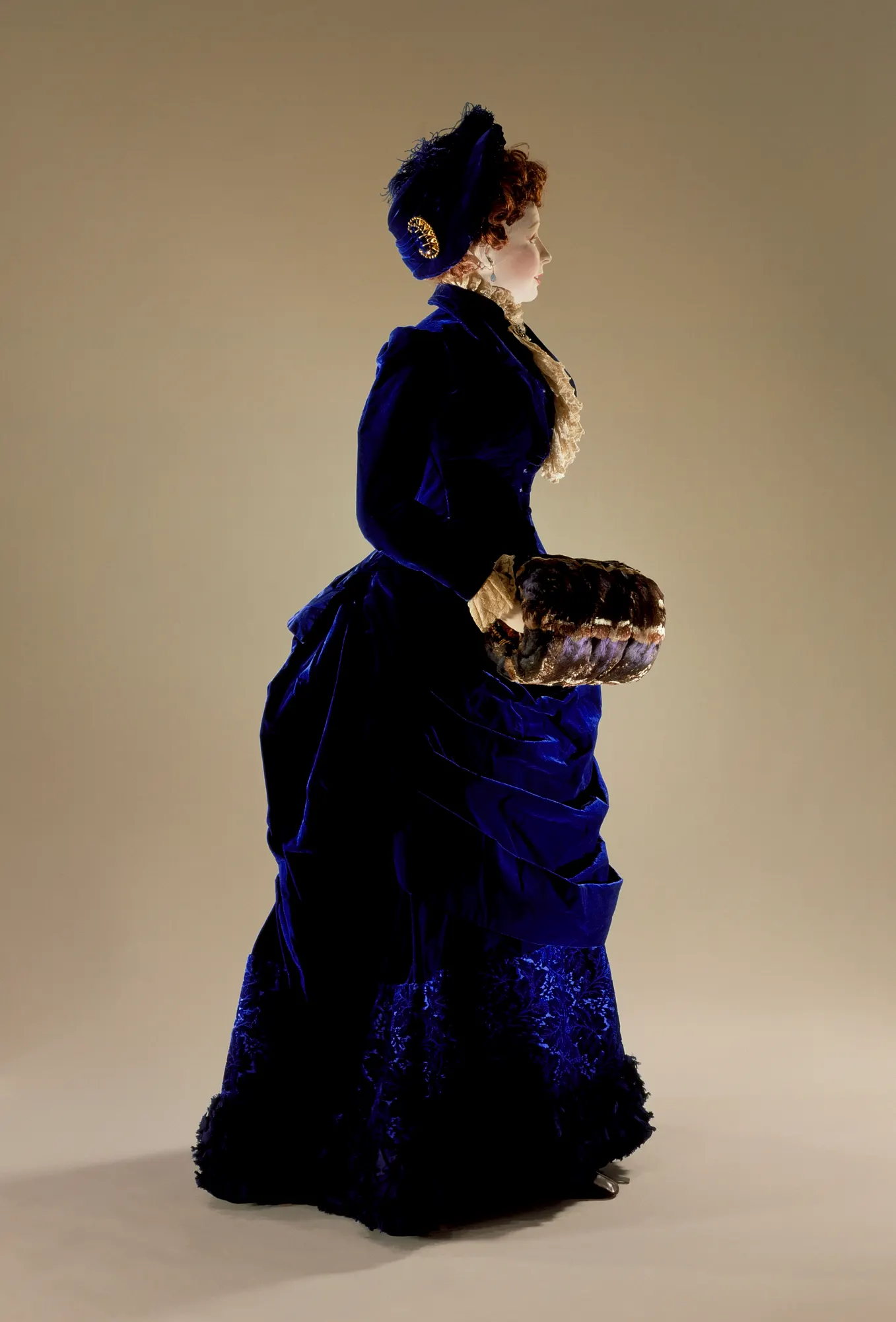 Áo dài nhung lam
